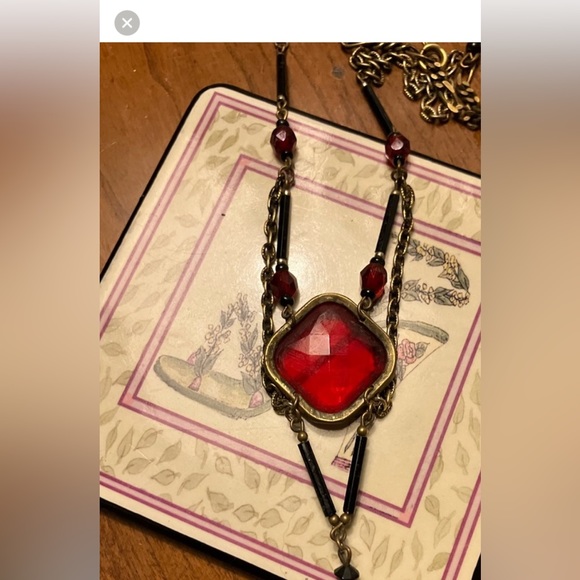ANTIQUE NECKLACE DEEP RED GLASS STONE, BLACK BEADS THROUGH OUT DROP STONE BOTTOM - Picture 7 of 16